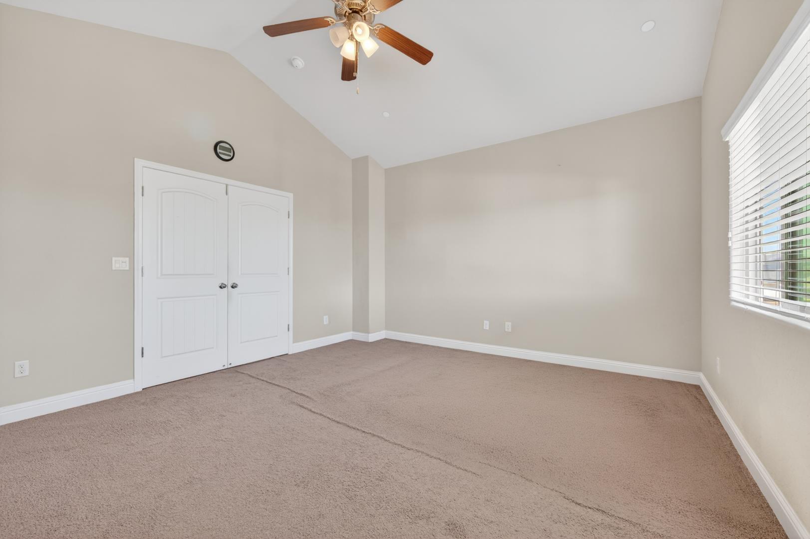 5281 N Phoenix Ave, photo 42
