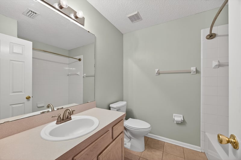 Bathroom 2 at 13727 Richmond Park Dr N unit 105, Jacksonville, FL 32224