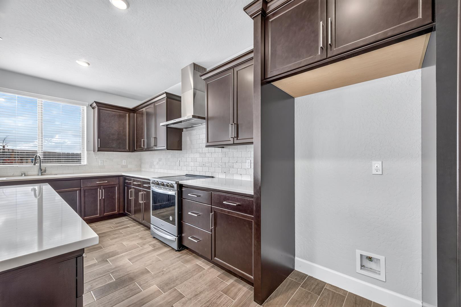 20175 Hazelwood Ln, photo 36
