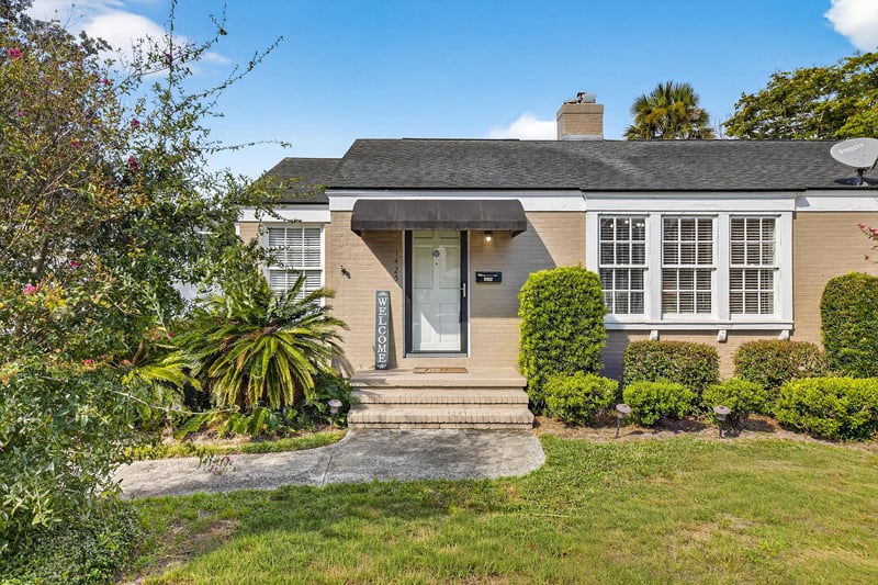 Photo 6 of 1425 Pinetree Rd, Jacksonville, FL 32207, photographed by Megapixeler