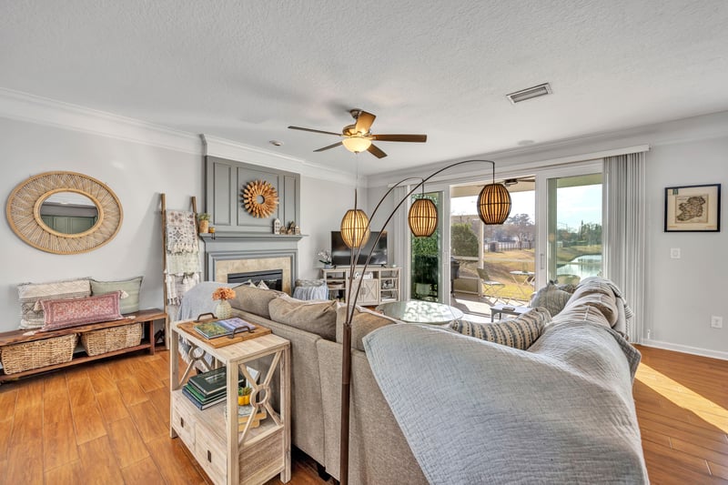 Photo 9 of 3954 Lionheart Dr, Jacksonville, FL 32216, photographed by Megapixeler