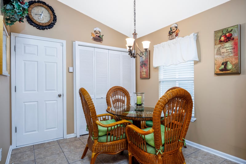 Breakfast Nook at 153 Flower Of Scotland Ave, St. Johns, FL 32259