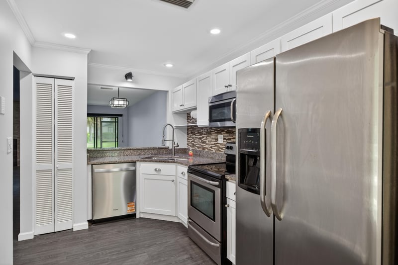 Photo 7 of 7623 Bay Meadows Cir, Jacksonville, FL 32256, photographed by Megapixeler