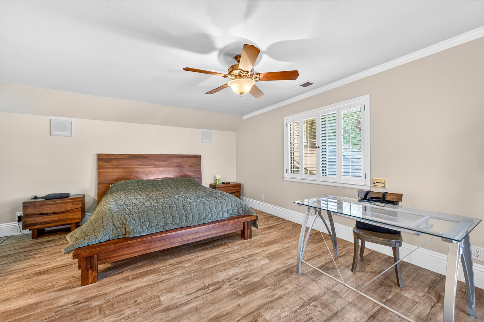 5261 N Van Ness Blvd, photo 57