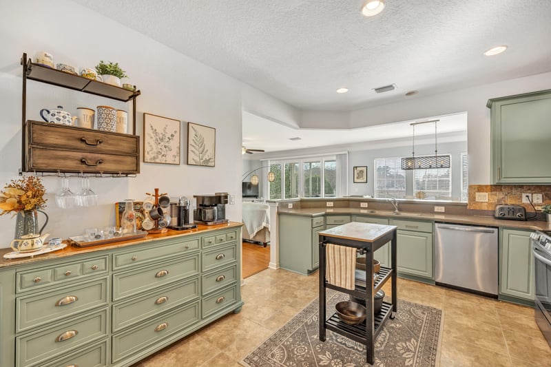 Photo 13 of 3954 Lionheart Dr, Jacksonville, FL 32216, photographed by Megapixeler