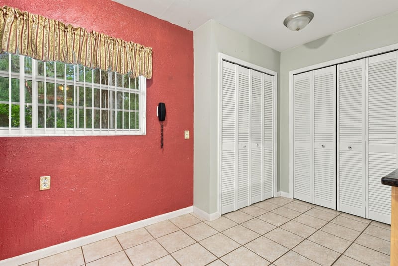 Photo 23 of 6871 Hyde Grove Ave, Jacksonville, FL 32210, photographed by Megapixeler