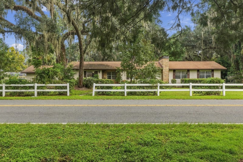 Photo 10 of 6871 Hyde Grove Ave, Jacksonville, FL 32210, photographed by Megapixeler