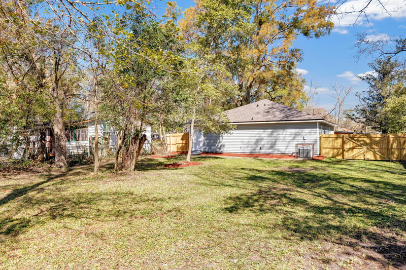 Photo 31 of 2848 W 11th St, Jacksonville, FL 32254, photographed by Megapixeler