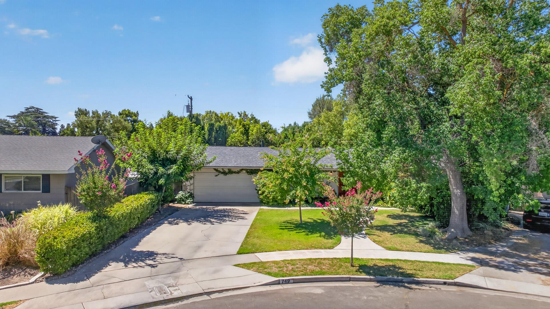 749 W Escalon Ave, Fresno CA