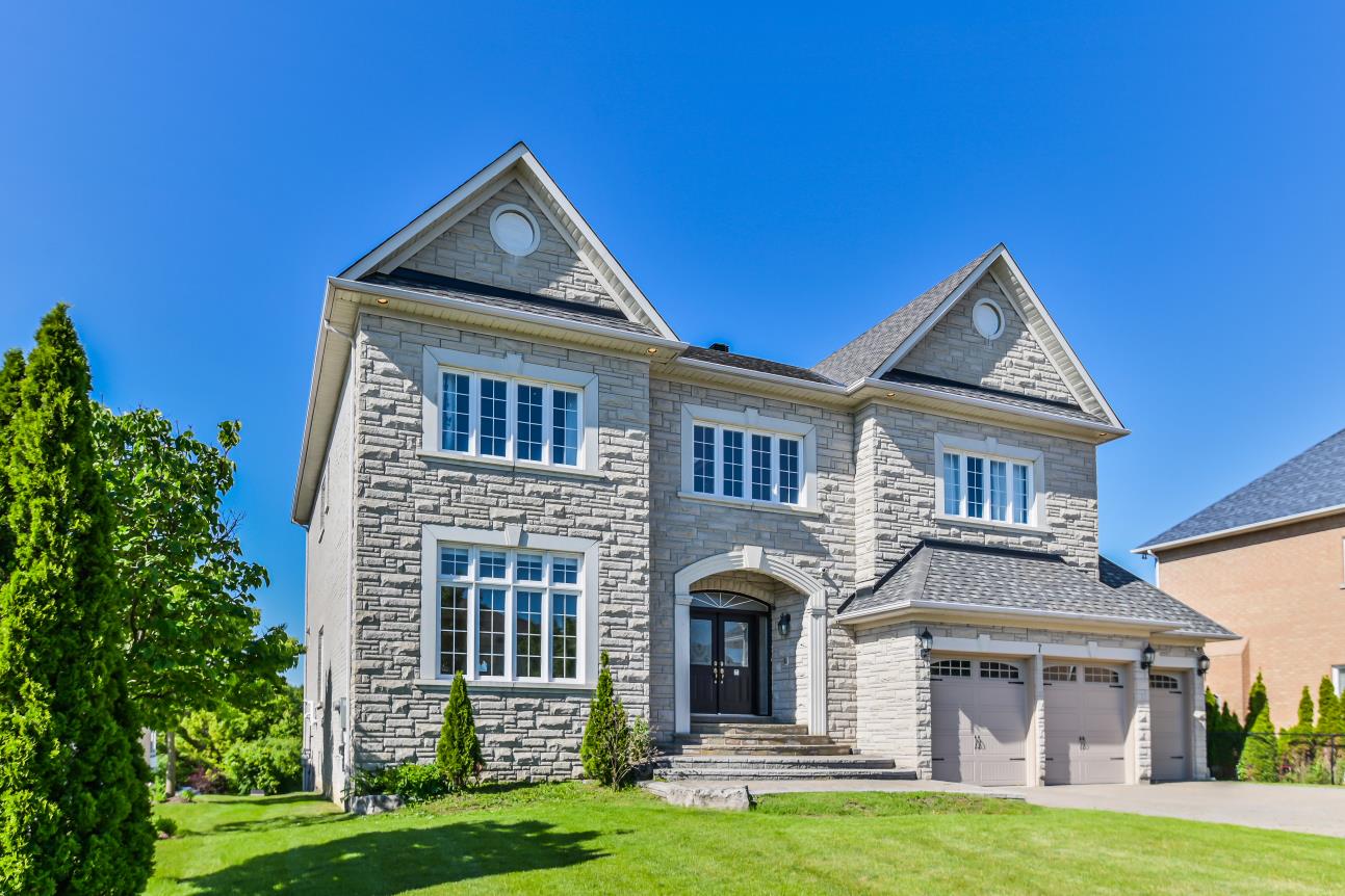 7 Frybrook Crescent Richmond Hill On L4b 4b8