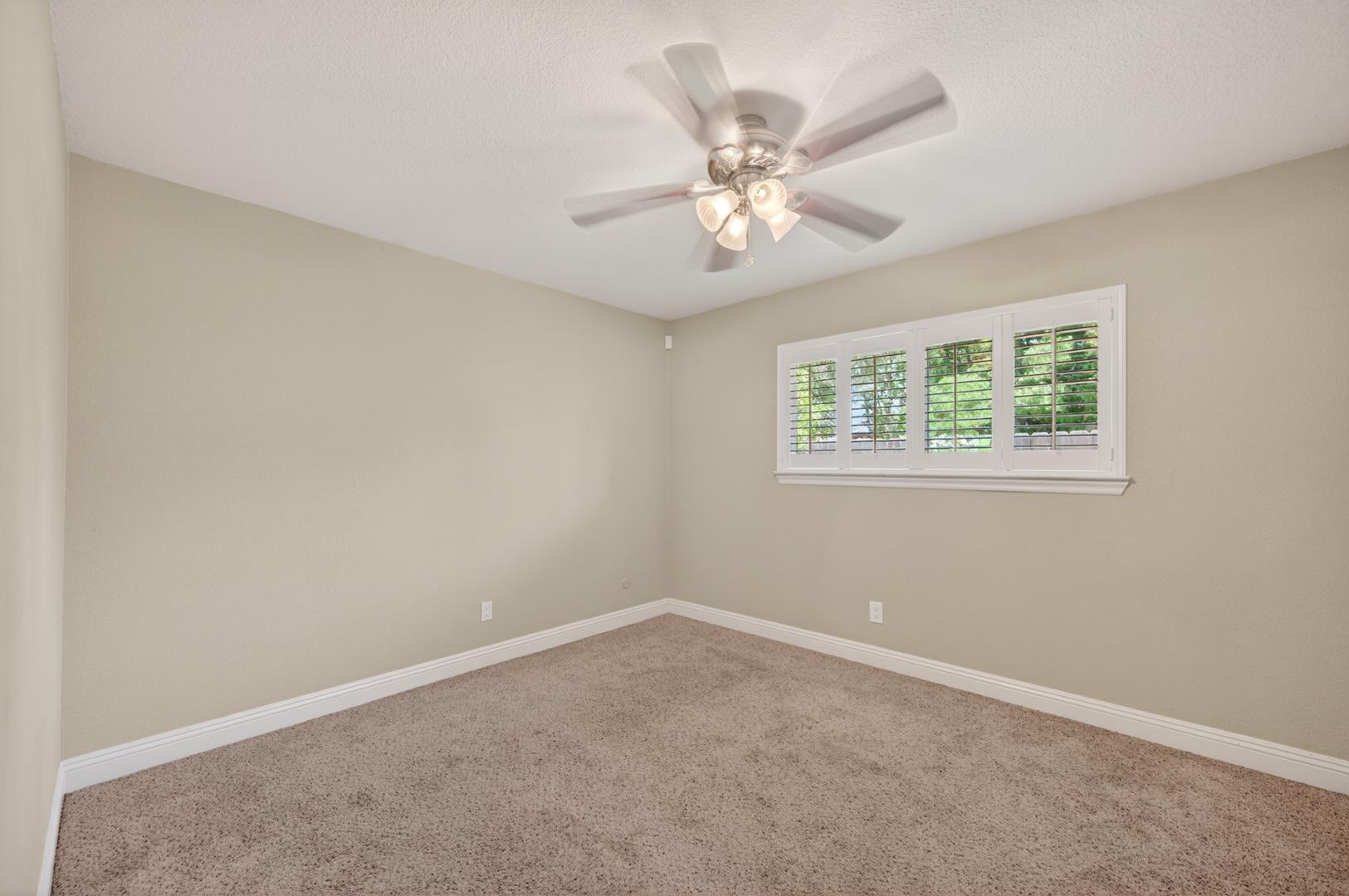 3132 W Alluvial Ave, photo 34