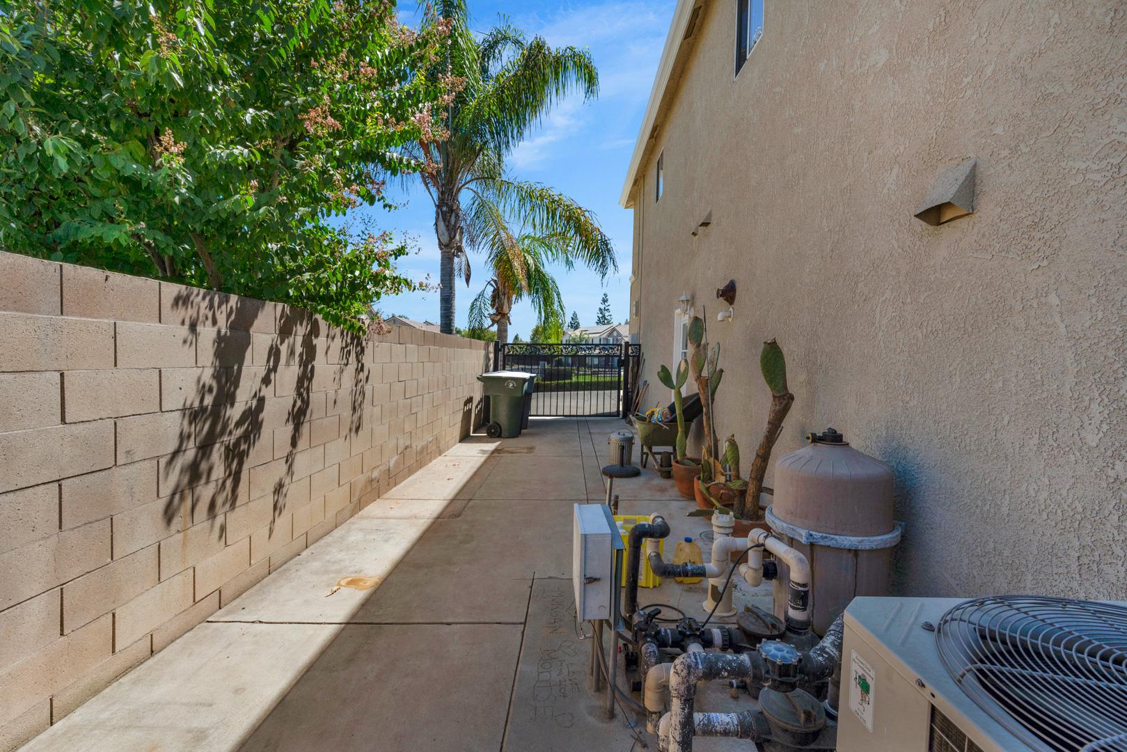 1922 Backowski Ave, photo 57