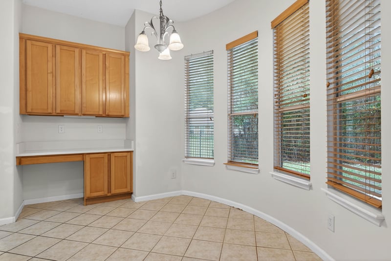 Dinet Area at 2407 Southern Links Dr, Orange Park, FL 32003