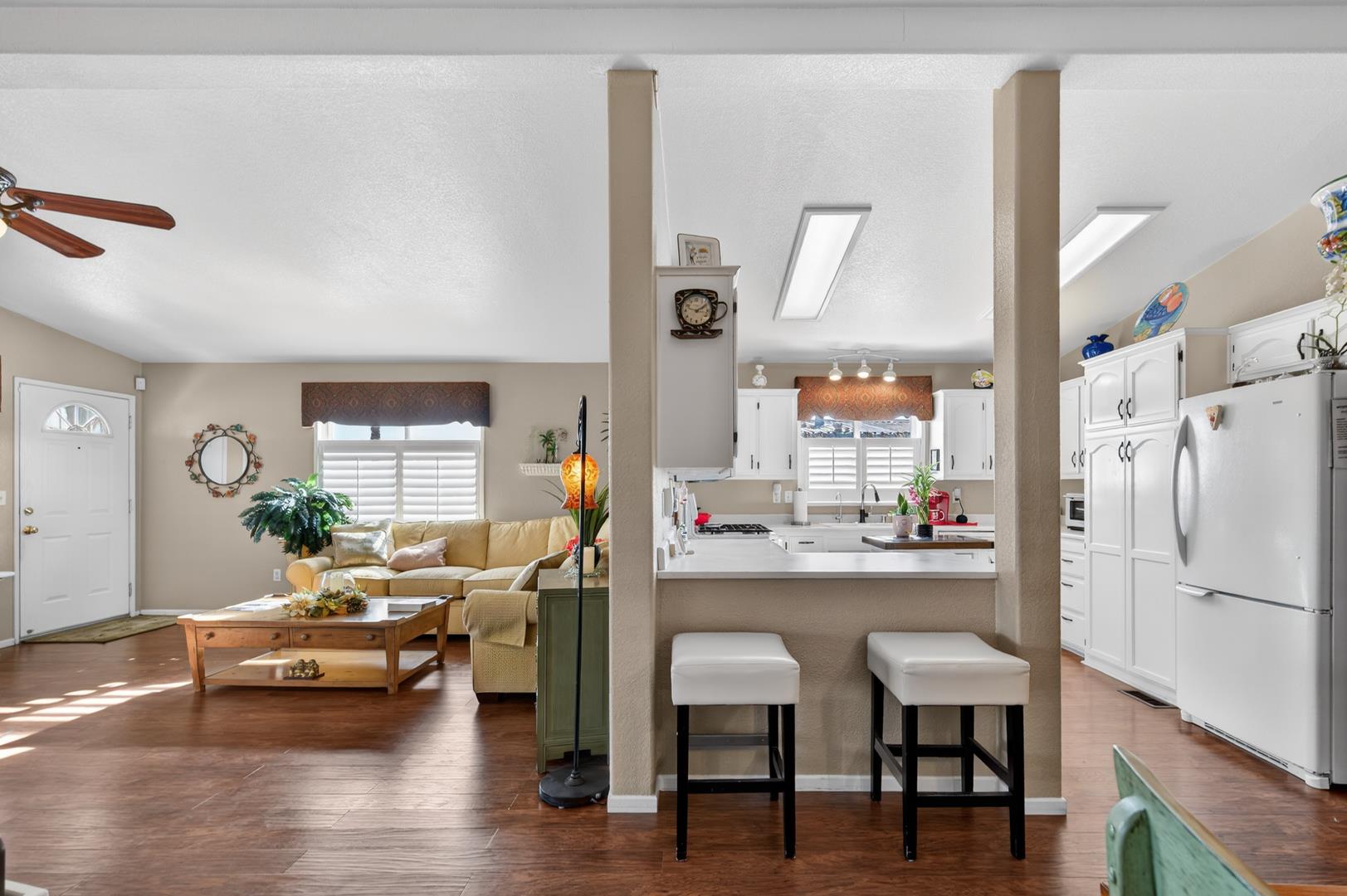 105 W Herndon #3, photo 13