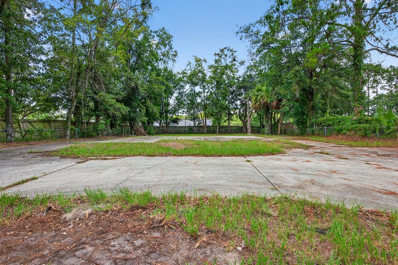Photo 5 of 6346 Collins Rd, Jacksonville, FL 32244, photographed by Megapixeler