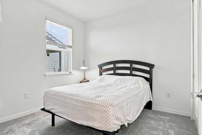 Bedroom with natural light, photographed by Megapixeler on Torres Trace, St. Augustine