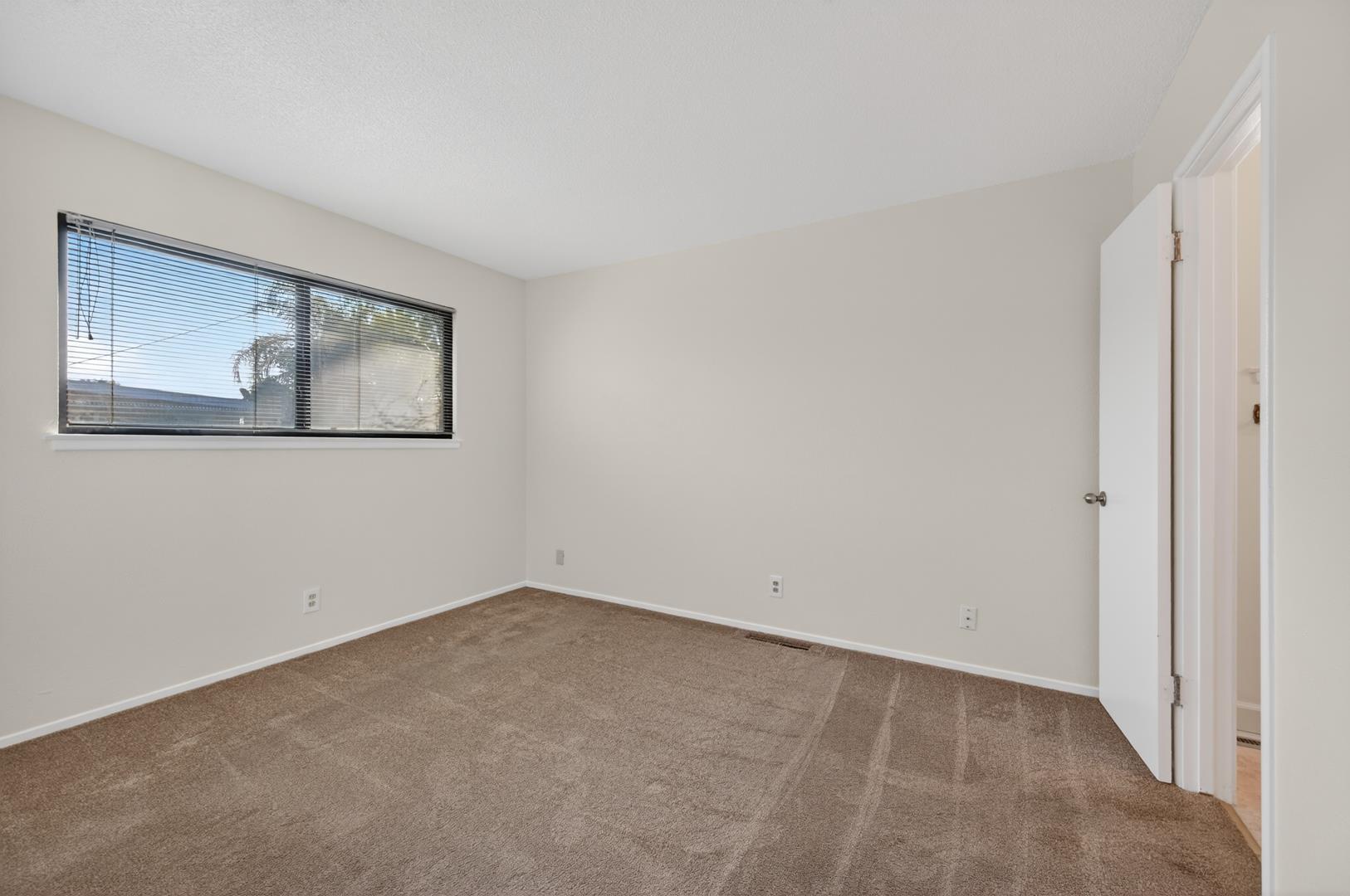 1335 Cindy Ave, photo 29