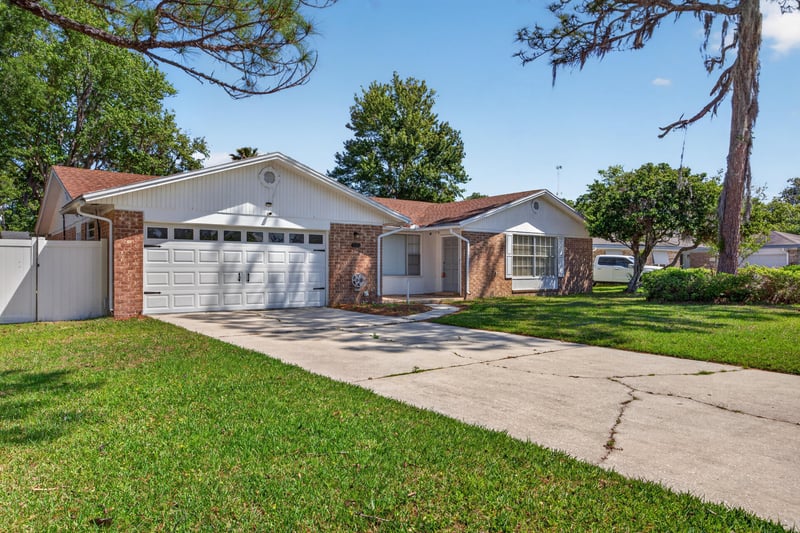 Photo 3 of 1680 Aspen Ct, Orange Park, FL 32073, photographed by Megapixeler