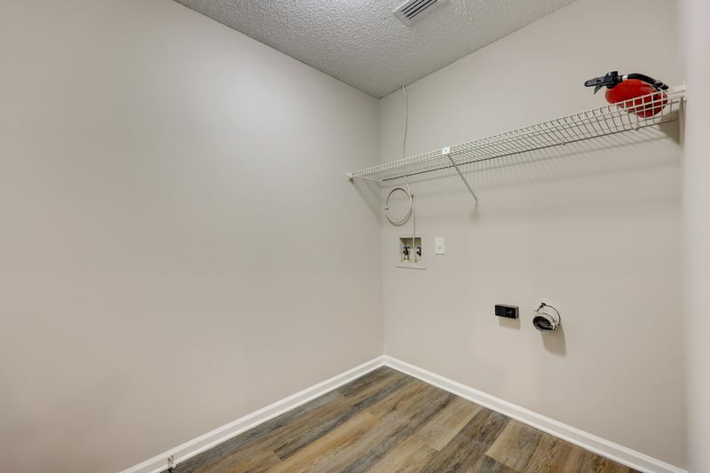 Laundry at 12924 Tree Way Ln, Jacksonville, FL 32258