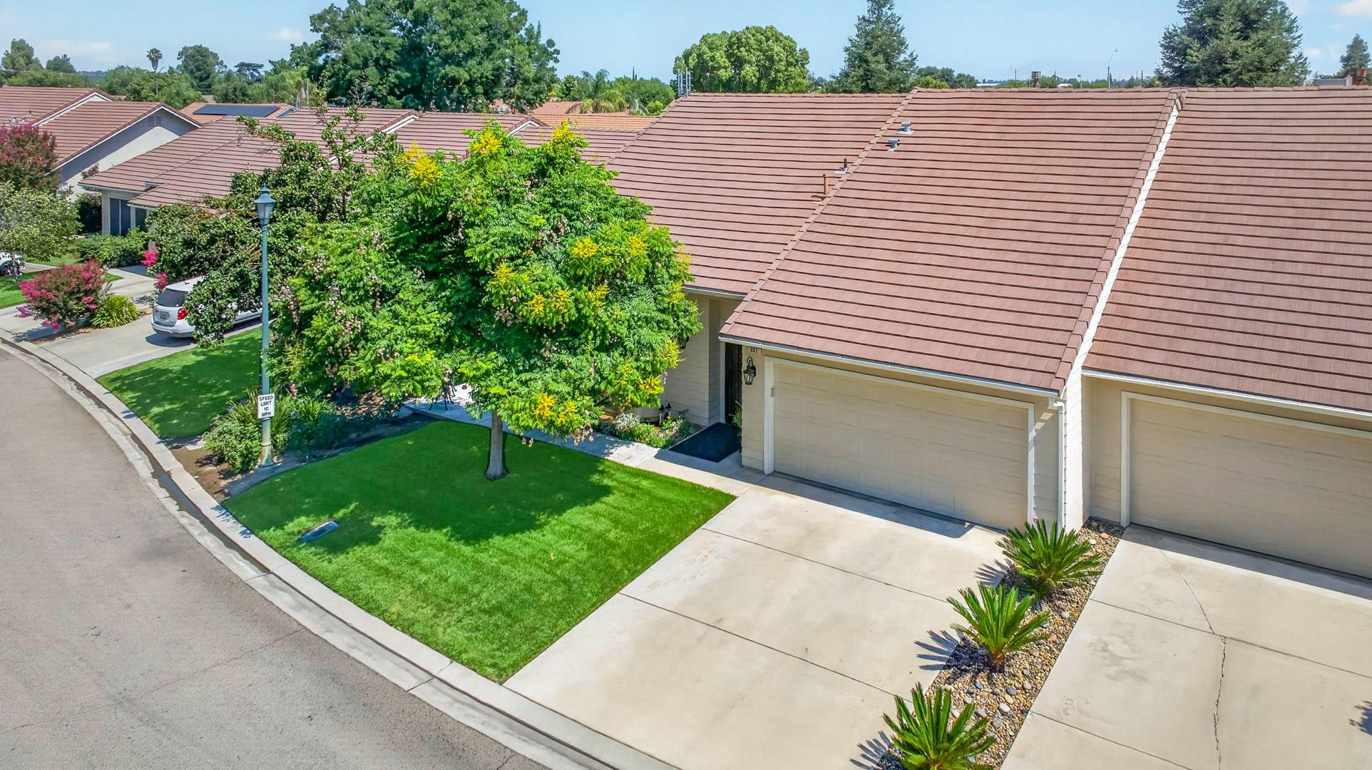 337 Village Dr, photo 12