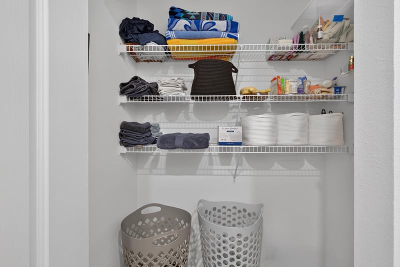 Closet with wire shelving at 4276 Quaking St, Jacksonville, FL 32218