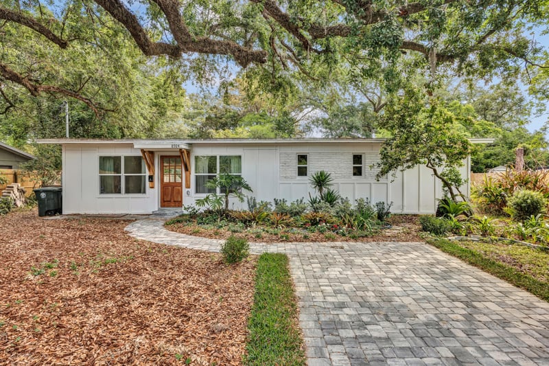 Photo 1 of 8924 Lopez Ct, Jacksonville, FL 32216, photographed by Megapixeler