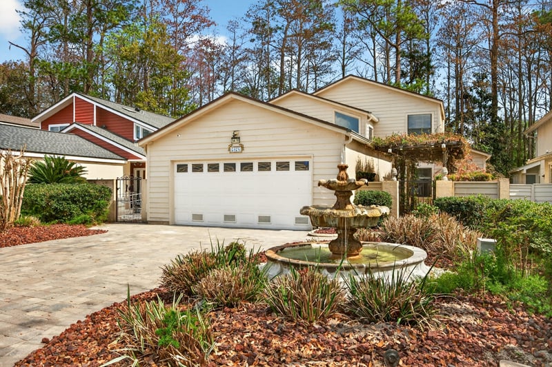 Photo 7 of 5478 Mariners Cove Dr, Jacksonville, FL 32210, photographed by Megapixeler