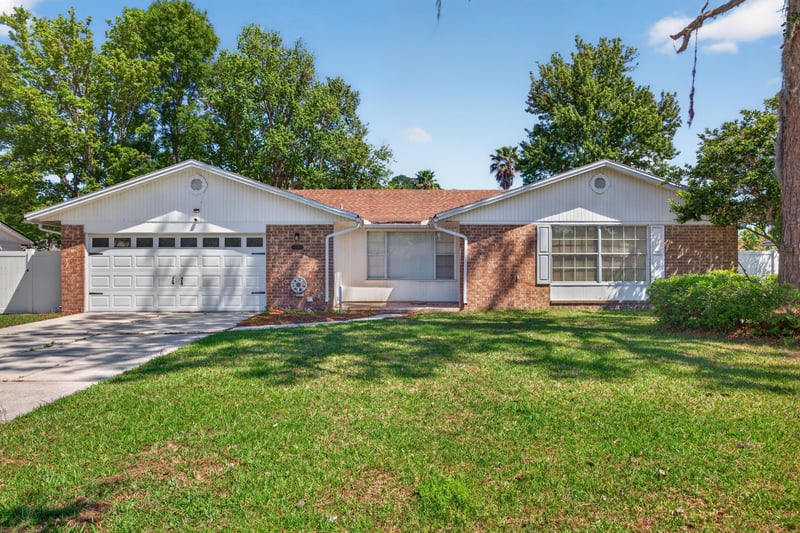 Photo 2 of 1680 Aspen Ct, Orange Park, FL 32073, photographed by Megapixeler