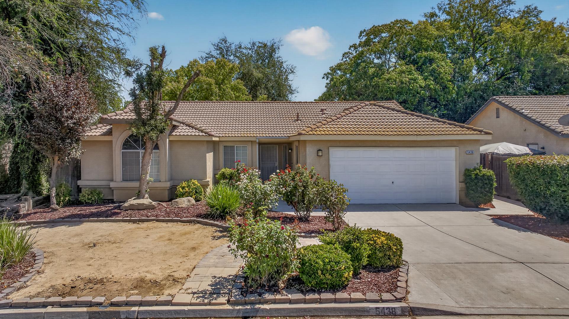 5438 N State St, Fresno CA