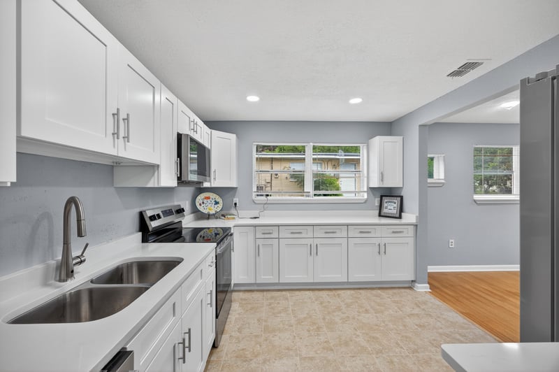 Photo 9 of 6952 Goldilocks Ln, Jacksonville, FL 32210, photographed by Megapixeler