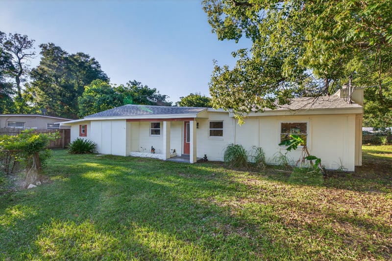 Photo 2 of 6923 King Arthur Rd N, Jacksonville, FL 32211, photographed by Megapixeler
