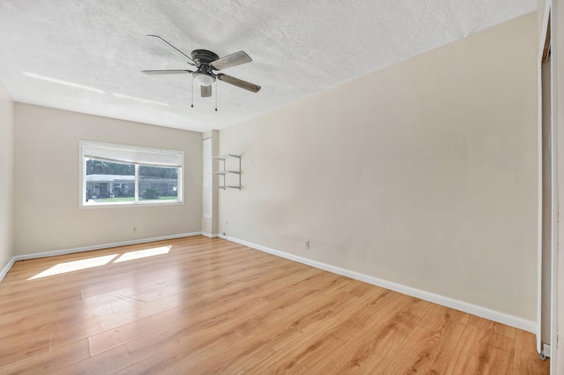 Photo 12 of 2930 Wycombe Dr W, Jacksonville, FL 32277, photographed by Megapixeler