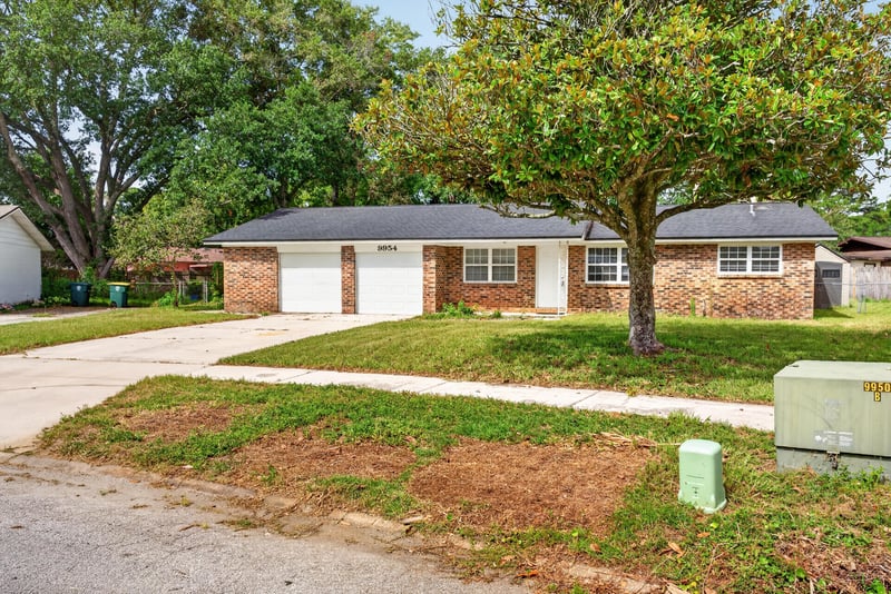 Street view of front exterior and walkway at 9954 Larkdale Ct, Jacksonville, FL 32257