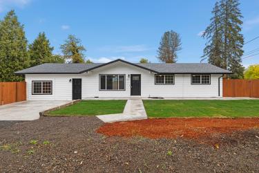 305 2nd St