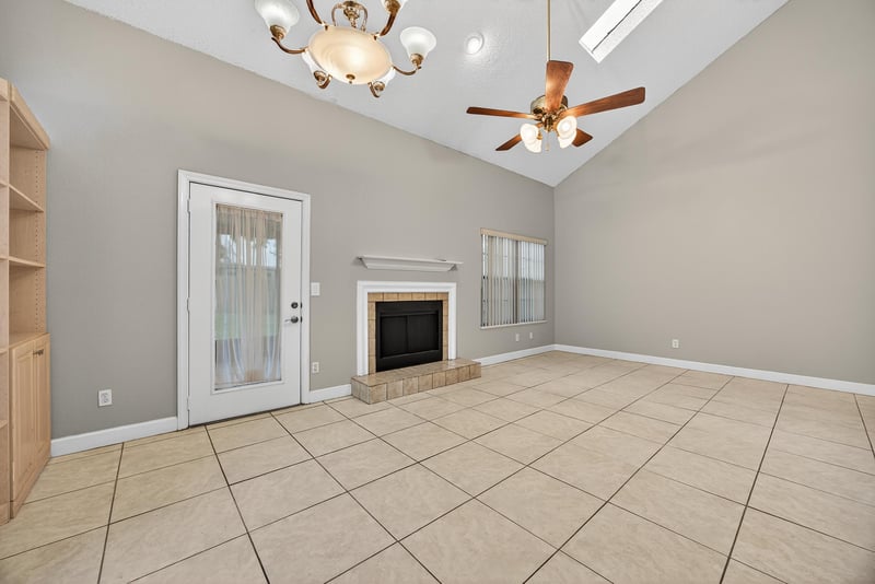 Photo 7 of 3945 Oak St, Jacksonville, FL 32205, photographed by Megapixeler