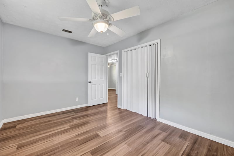 Photo 17 of 8916 Yeoman Dr, Jacksonville, FL 32208, photographed by Megapixeler