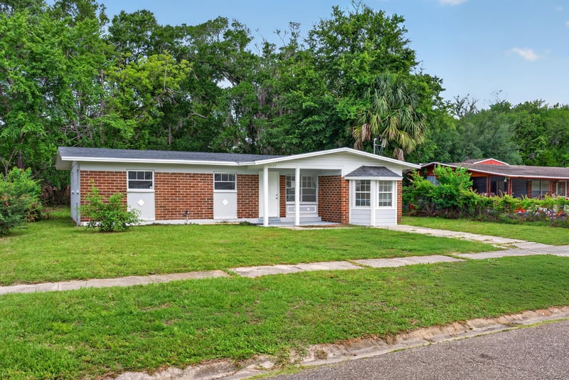 Photo 2 of 7028 Lincoln Cir W, Jacksonville, FL 32209, photographed by Megapixeler