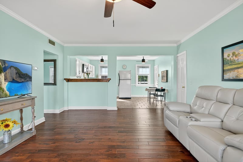 Photo 11 of 1568 Palm Ave, Jacksonville, FL 32207, photographed by Megapixeler