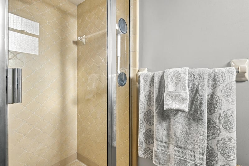 Bathroom shower interior view, photographed by Megapixeler on Crosby Ln, Orange Park