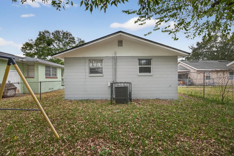 Photo 34 of 3811 Chase Ave, Jacksonville, FL 32209, photographed by Megapixeler
