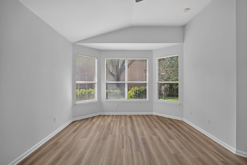 Sitting area with bay window at 3101 E Banister Rd, St. Augustine, FL 32092