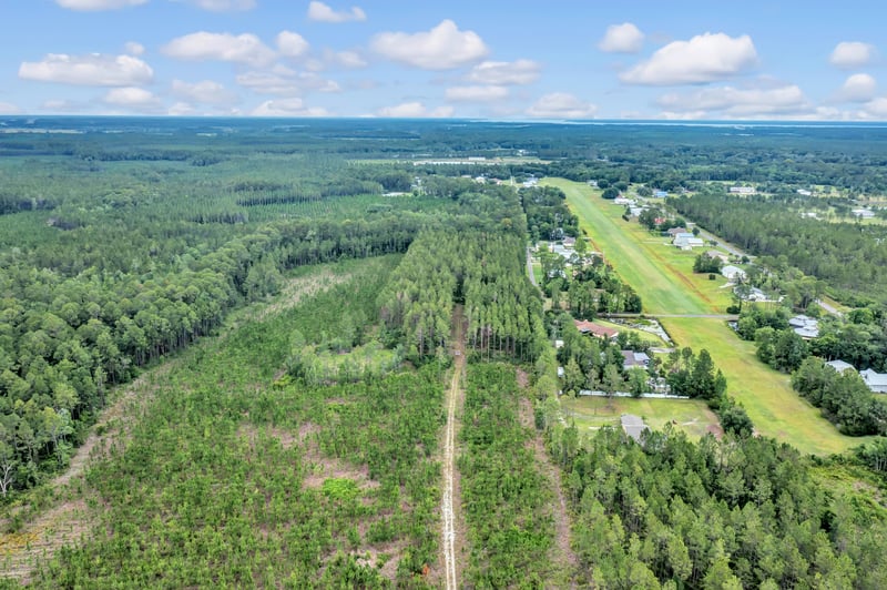 Photo 2 of 5363 Airpark Loop W, Green Cove Springs, FL 32043, photographed by Megapixeler
