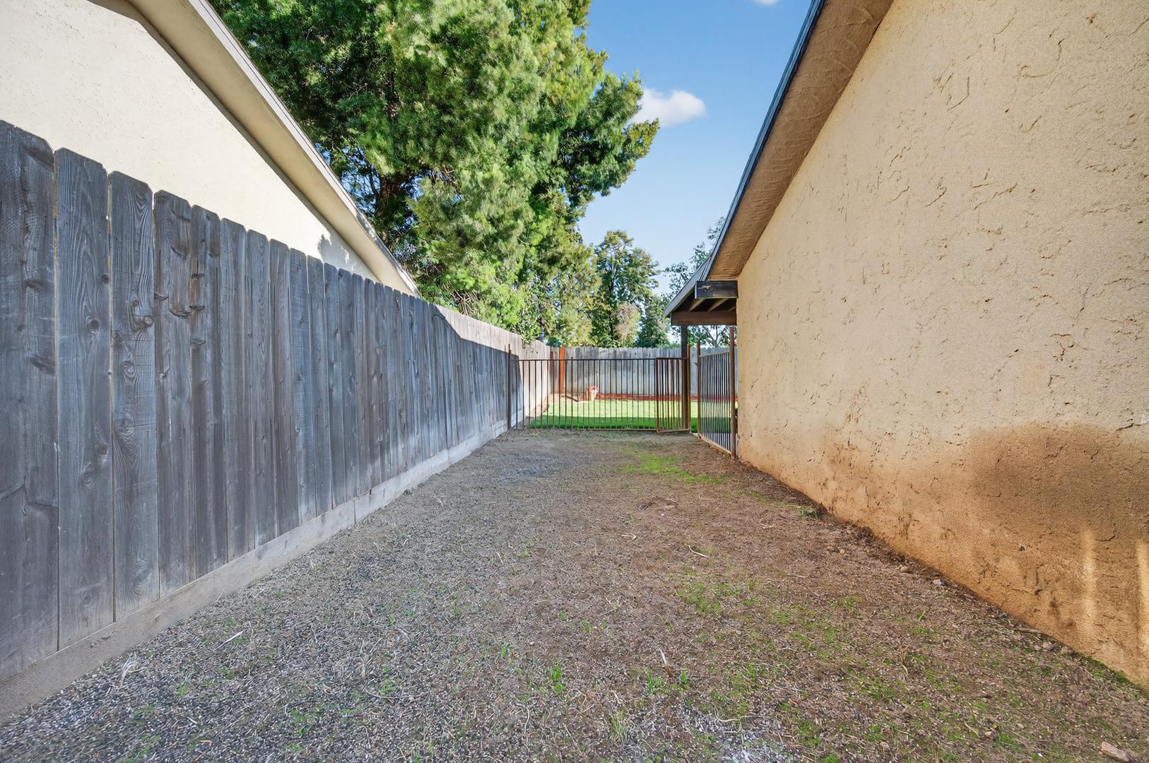 1235 W Dyer Ave, photo 53
