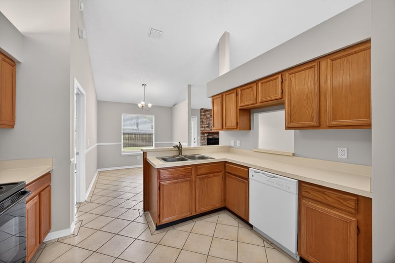 Photo 15 of 3550 Sheldrake Dr, Jacksonville, FL 32223, photographed by Megapixeler