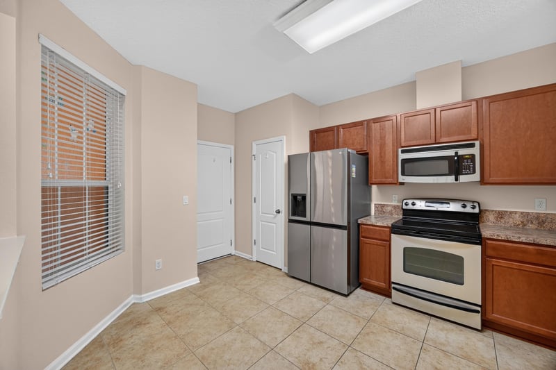 Kitchen window over sink area at 3762 Hartsfield Forest Cir, Jacksonville, FL 32277