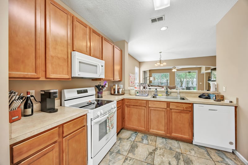 Photo 12 of 8064 Tuxford Ln, Jacksonville, FL 32244, photographed by Megapixeler