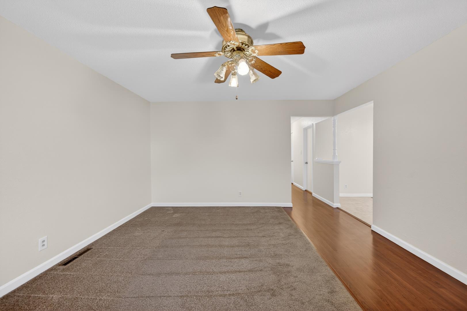 1335 Cindy Ave, photo 9