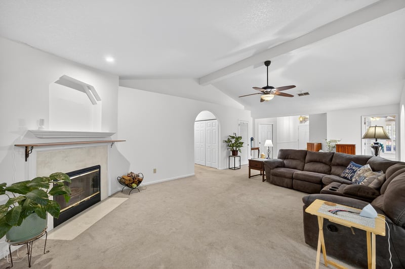 Photo 9 of 3211 Chantilly Ct, Orange Park, FL 32073, photographed by Megapixeler