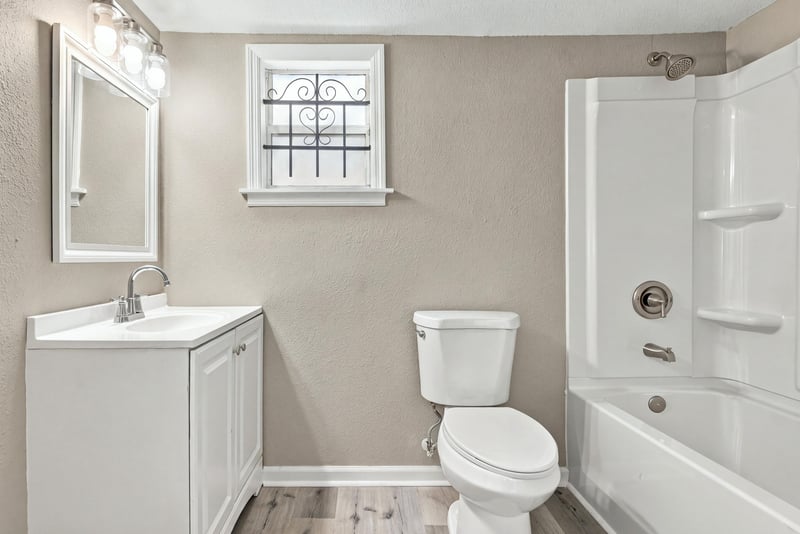 Bathroom vanity and shower, photographed by Megapixeler on W 24th St, Jacksonville