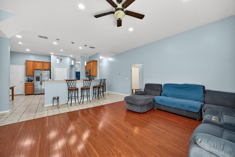Photo 8 of 3204 Wandering Oaks Dr, Orange Park, FL 32065, photographed by Megapixeler